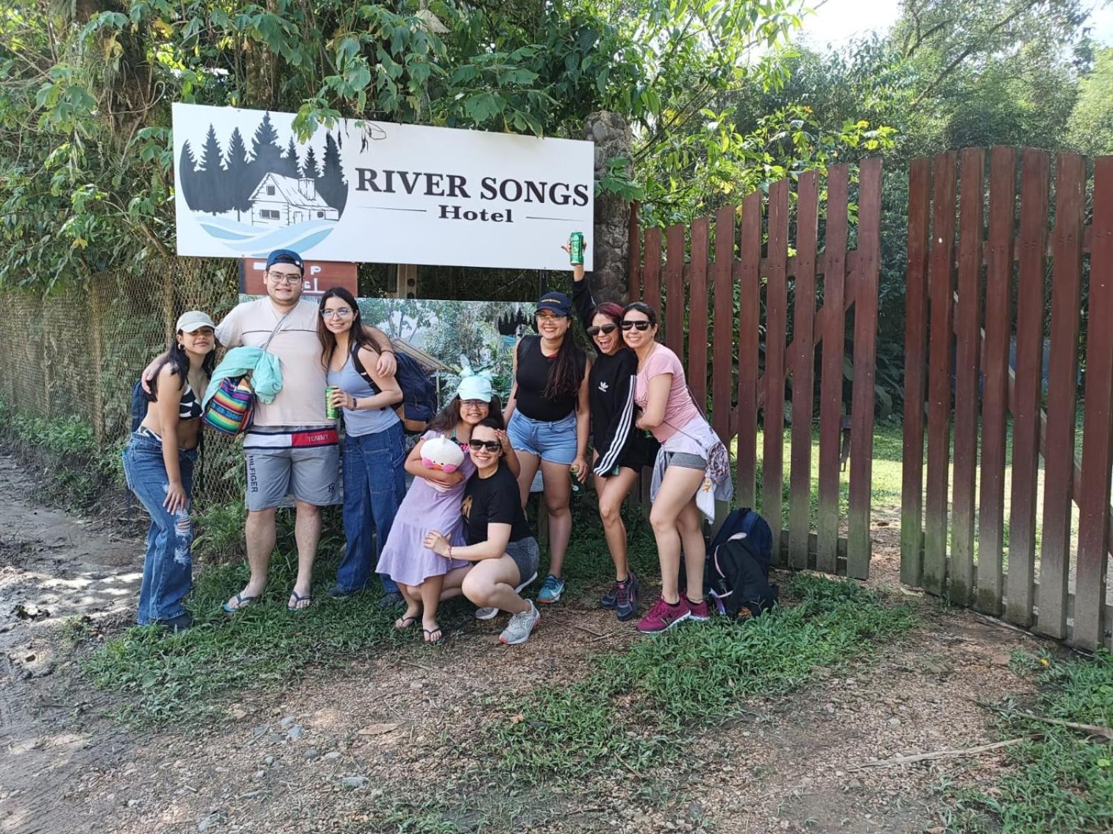 מינדו River Song'S Hotel מראה חיצוני תמונה